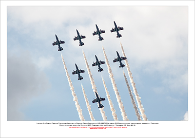 ITALY-02 -  Italian Air Force Frecce Tricolori Aerobatic Display Team Aermacchi MB-339PAN�s desplaying - 02