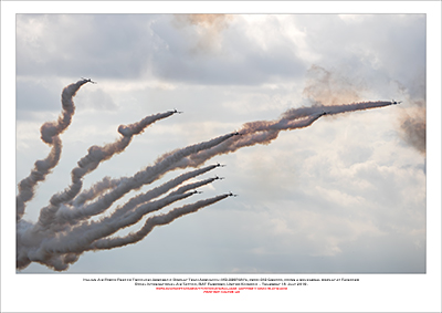 ITALY-03 -  Italian Air Force Frecce Tricolori Aerobatic Display Team Aermacchi MB-339PAN�s desplaying - 03