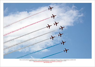 REDS - Royal Air Force Red Arrows flying the Phoenix formation at RIAT 2019 - 28